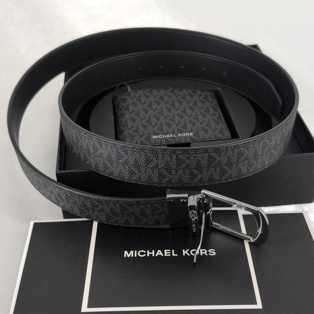 Belt & Wallet Set By Michael Kors NEW !!!